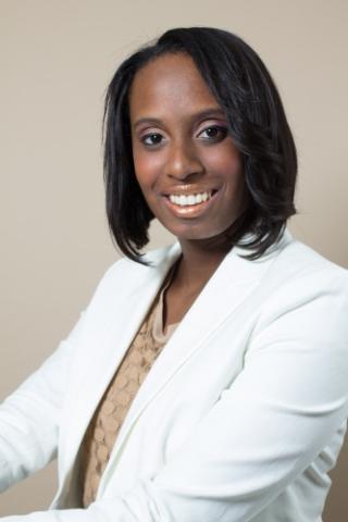 Photo of Larissa Thompson